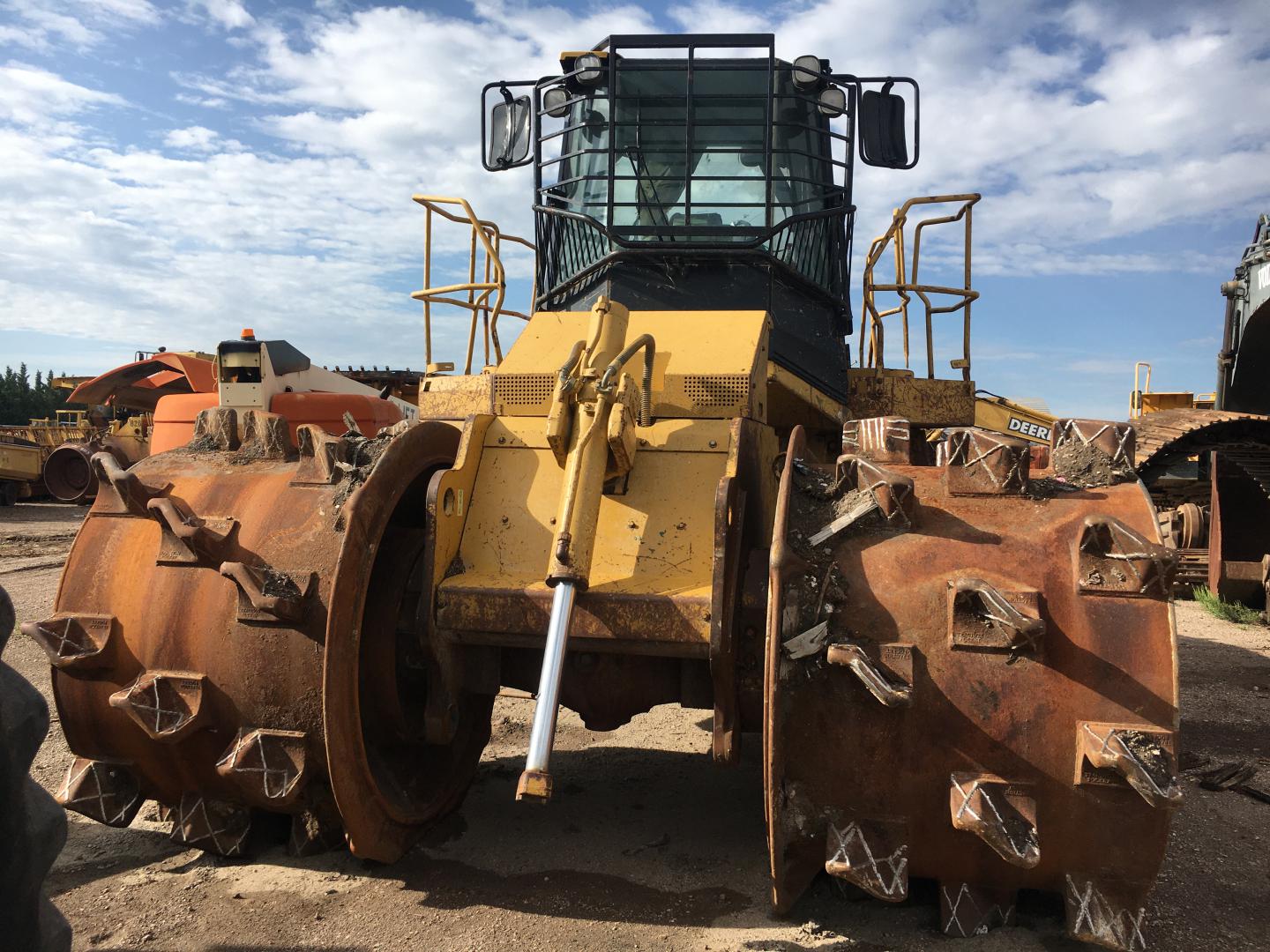 ./imagenes/INVOICE/2019/16853/COMPACTADOR PATA DE CABRA  CAT 826G (25).JPG